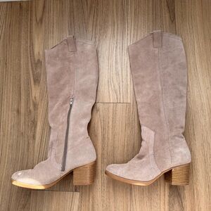 Real Suede Boots (White Mountain)